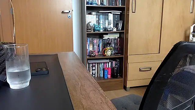 Snapshot of SEXOFLION chatting on 09/16/25, 02:40 SEXOFLION online show from 09/16/25, 02:40