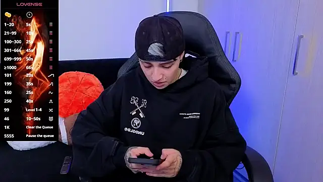 imlaiaaa online show from 11/28/25, 09:17