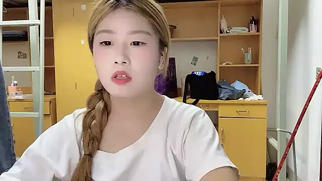 xiaoyan1314 online show from 09/09/25, 12:15