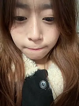 xiaoyan1314 online show from 11/28/25, 12:19