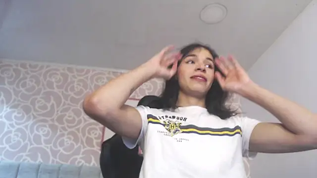 Snapshot of Mia_swift_ch chatting on 10/01/25, 10:05 Mia swift ch online show from 10/01/25, 10:05