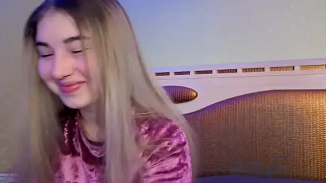 Snapshot of sugarskitty chatting on 02/01/26, 02:43 sugarskitty online show from 02/01/26, 02:43