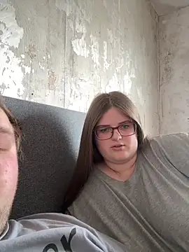 Snapshot of CurvyPaar2 chatting on 02/19/26, 01:40 CurvyPaar2 online show from 02/19/26, 01:40