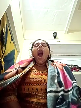 Hot crety online show from 11/28/25, 01:30