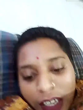 Snapshot of Hot_crety chatting on 06/20/26, 08:39 Hot crety online show from 06/20/26, 08:39