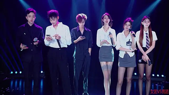 Snapshot of MSLOVE-001 chatting on 11/15/25, 01:18 MSLOVE-001 online show from 11/15/25, 01:18