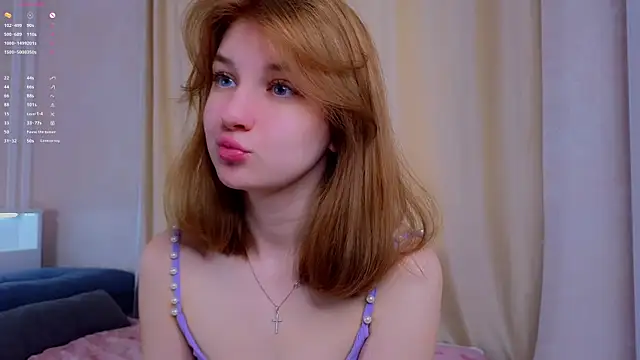 Snapshot of EasterBonney chatting on 09/11/25, 01:49 EasterBonney online show from 09/11/25, 01:49