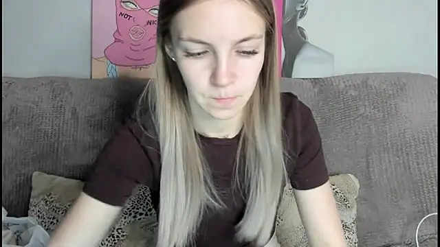 HitGyrl online show from 12/01/25, 01:10