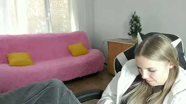 HitGyrl online show from 02/08/26, 08:40