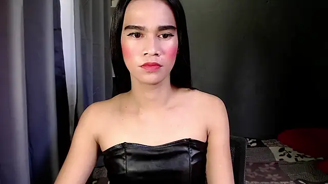 Snapshot of urseductivebarbie_xx chatting on 10/21/25, 12:33 urseductivebarbie xx online show from 10/21/25, 12:33