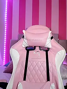 Snapshot of SweetAnya01 chatting on 11/14/25, 04:44 SweetAnya01 online show from 11/14/25, 04:44