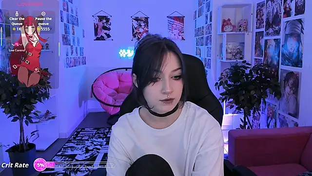 LiliLuna online show from 10/19/25, 04:07