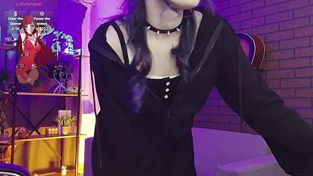 Snapshot of LiliLuna chatting on 12/21/25, 12:56 LiliLuna online show from 12/21/25, 12:56