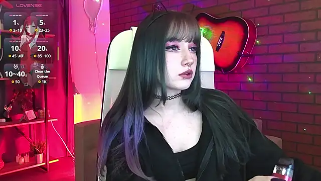 Snapshot of LiliLuna chatting on 02/19/26, 04:14 LiliLuna online show from 02/19/26, 04:14