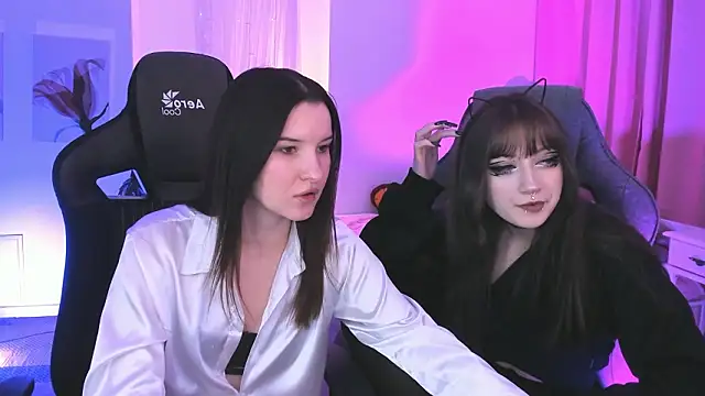 Snapshot of LiliLuna chatting on 02/27/26, 12:27 LiliLuna online show from 02/27/26, 12:27
