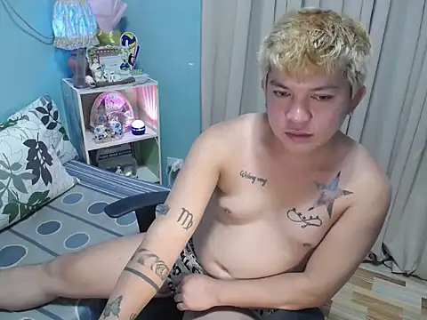 Snapshot of Fuckboii_intown chatting on 10/14/25, 08:26 Fuckboii intown online show from 10/14/25, 08:26