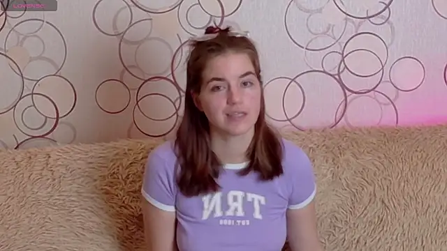 Snapshot of ElzaBlis chatting on 09/22/25, 01:02 ElzaBlis online show from 09/22/25, 01:02