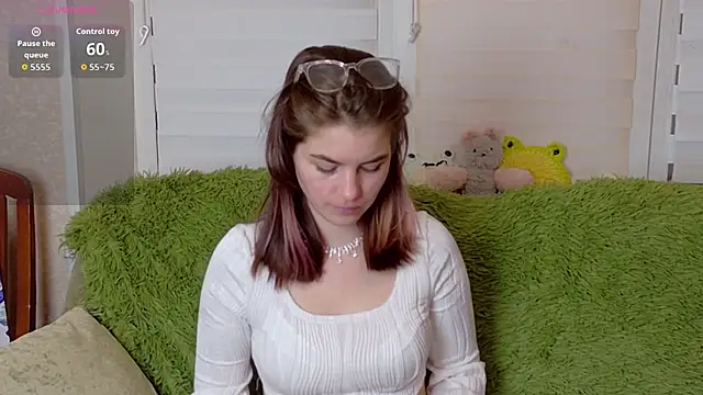 Snapshot of ElzaBlis chatting on 09/29/25, 03:50 ElzaBlis online show from 09/29/25, 03:50