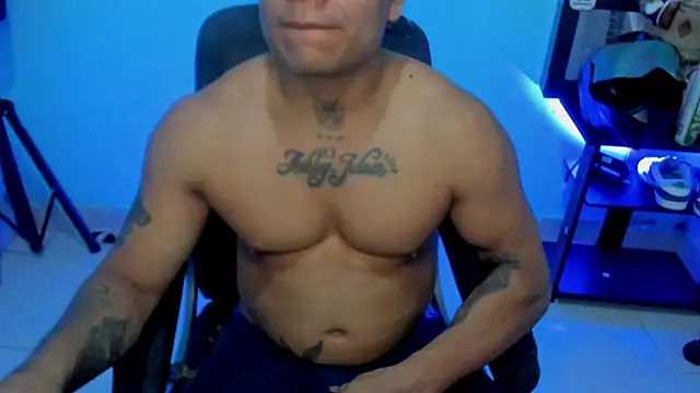 Snapshot of zeus_7777 chatting on 04/15/26, 10:00 zeus 7777 online show from 04/15/26, 10:00