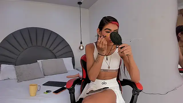 LissyAndrade online show from 05/19/26, 02:01