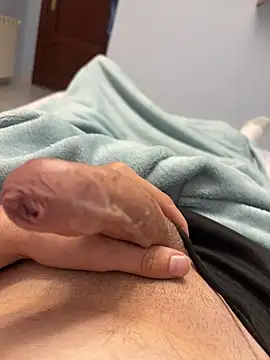 Snapshot of elcalabacin chatting on 10/15/25, 03:23 elcalabacin online show from 10/15/25, 03:23