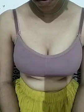 Snapshot of NAIRA5677 chatting on 09/22/25, 05:26 NAIRA5677 online show from 09/22/25, 05:26