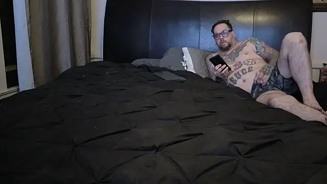 Snapshot of pantyhoselover54 chatting on 12/02/25, 01:44 pantyhoselover54 online show from 12/02/25, 01:44