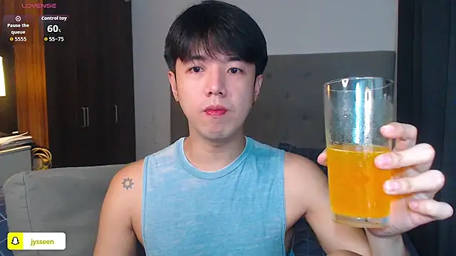 Snapshot of Addictiveboi chatting on 11/04/25, 03:16 Addictiveboi online show from 11/04/25, 03:16