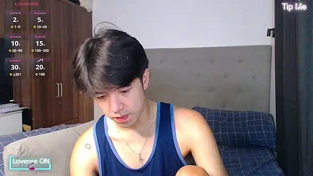 Snapshot of Addictiveboi chatting on 11/12/25, 03:18 Addictiveboi online show from 11/12/25, 03:18