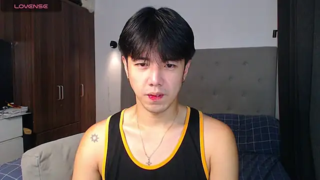 Snapshot of Addictiveboi chatting on 11/13/25, 01:15 Addictiveboi online show from 11/13/25, 01:15