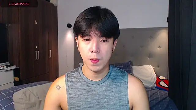 Snapshot of Addictiveboi chatting on 11/14/25, 01:04 Addictiveboi online show from 11/14/25, 01:04