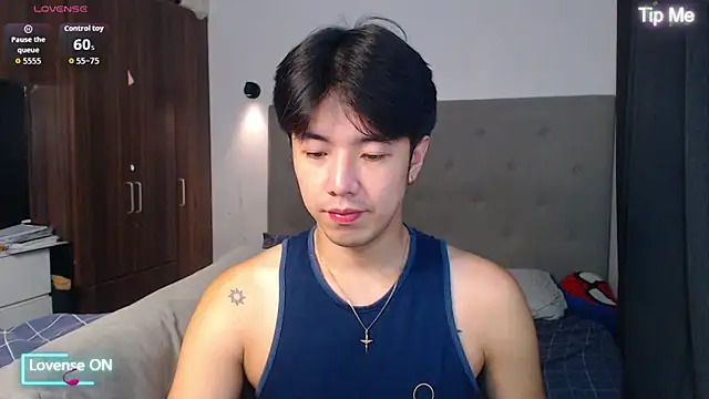 Snapshot of Addictiveboi chatting on 11/15/25, 06:00 Addictiveboi online show from 11/15/25, 06:00