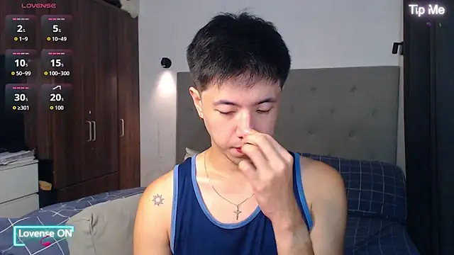 Snapshot of Addictiveboi chatting on 11/19/25, 02:55 Addictiveboi online show from 11/19/25, 02:55