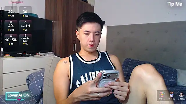 Snapshot of Addictiveboi chatting on 11/20/25, 02:34 Addictiveboi online show from 11/20/25, 02:34