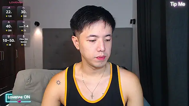 Snapshot of Addictiveboi chatting on 11/26/25, 02:01 Addictiveboi online show from 11/26/25, 02:01