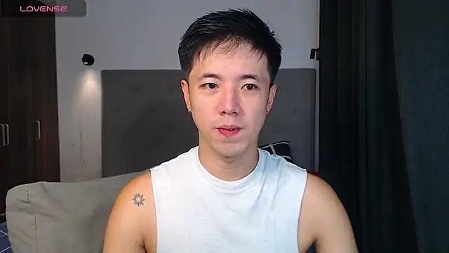 Snapshot of Addictiveboi chatting on 11/28/25, 01:19 Addictiveboi online show from 11/28/25, 01:19