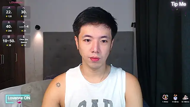 Snapshot of Addictiveboi chatting on 12/14/25, 02:39 Addictiveboi online show from 12/14/25, 02:39