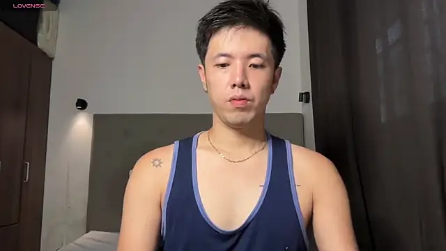 Snapshot of Addictiveboi chatting on 05/18/26, 03:02 Addictiveboi online show from 05/18/26, 03:02