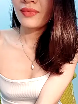 Snapshot of Hinna_x chatting on 04/25/26, 02:47 Hinna x online show from 04/25/26, 02:47