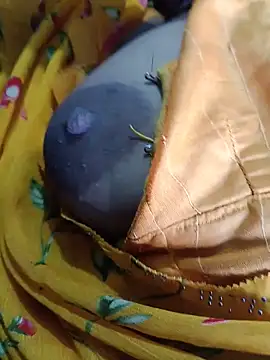 Snapshot of kajalbhabhi44 chatting on 06/11/26, 10:13 kajalbhabhi44 online show from 06/11/26, 10:13