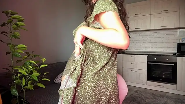 Luna Raee online show from 09/20/25, 07:42