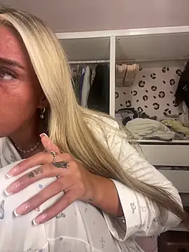 EllieMaeBaby online show from 04/14/26, 04:13