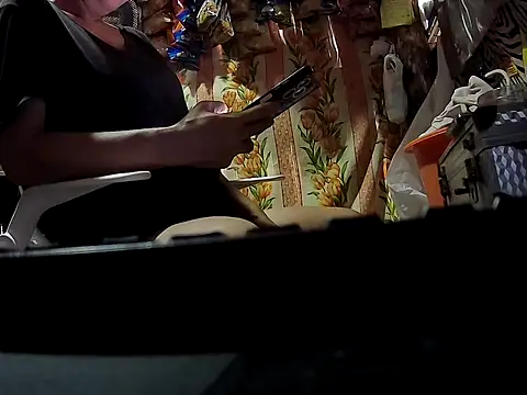 Snapshot of Hotzoey16 chatting on 12/23/25, 12:08 Hotzoey16 online show from 12/23/25, 12:08