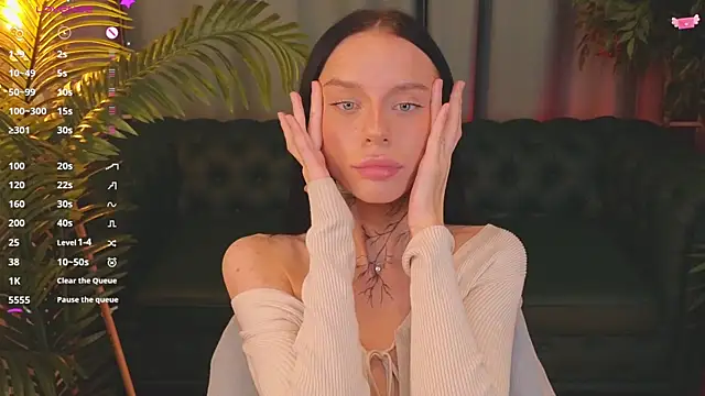 Snapshot of livia_starwars chatting on 11/15/25, 10:04 livia starwars online show from 11/15/25, 10:04