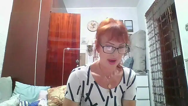 Snapshot of Mellana chatting on 10/05/25, 01:53 Mellana online show from 10/05/25, 01:53