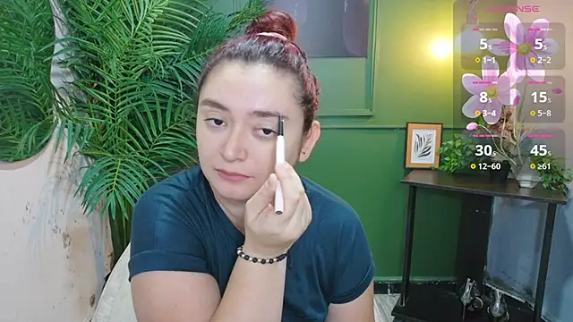 Snapshot of Anaa_Rose chatting on 05/19/26, 12:44 Anaa Rose online show from 05/19/26, 12:44