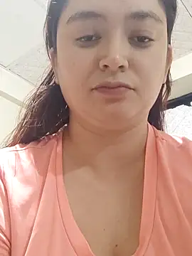 Snapshot of Anaa_Rose chatting on 06/12/26, 01:15 Anaa Rose online show from 06/12/26, 01:15