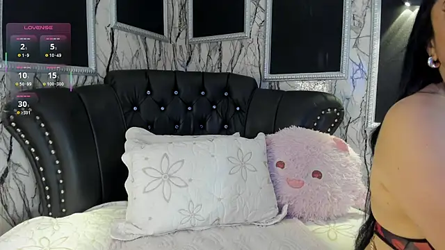 adelinemoretti online show from 01/05/26, 07:28