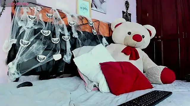 ashley moss online show from 11/01/25, 07:05