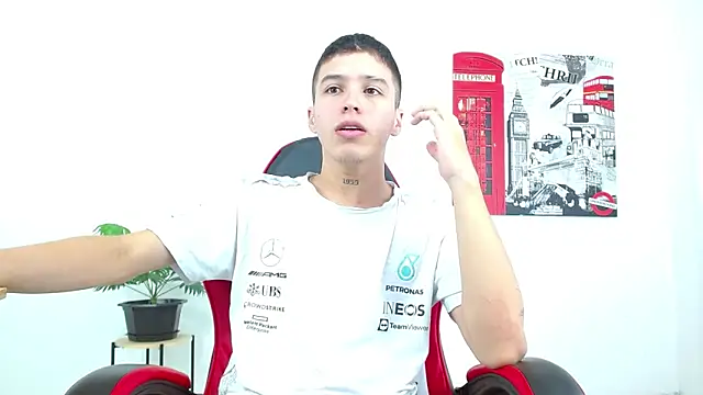 Cumandres18 online show from 10/11/25, 02:04